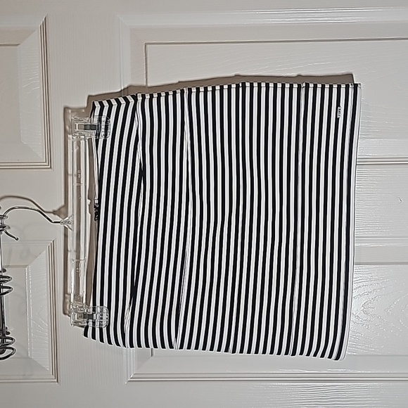 Pink Victoria Secret Black and White Bandage Skirt Size Small - Picture 1 of 4